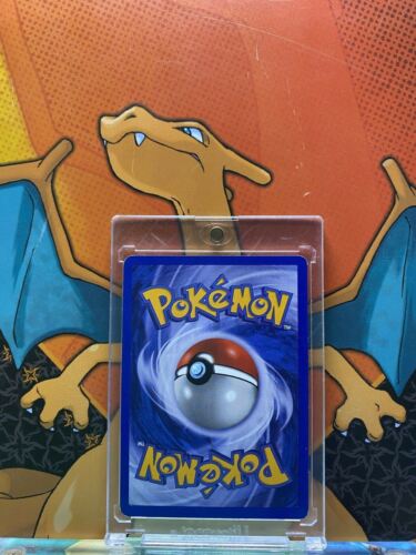 Machop Base Set 1999-2000 Exclusive 4th Print NM, 52/102 Pokemon Card.